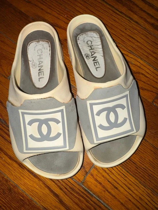 CHANEL Gray & Cream Logo Slide Sandals - Picture 2 of 4